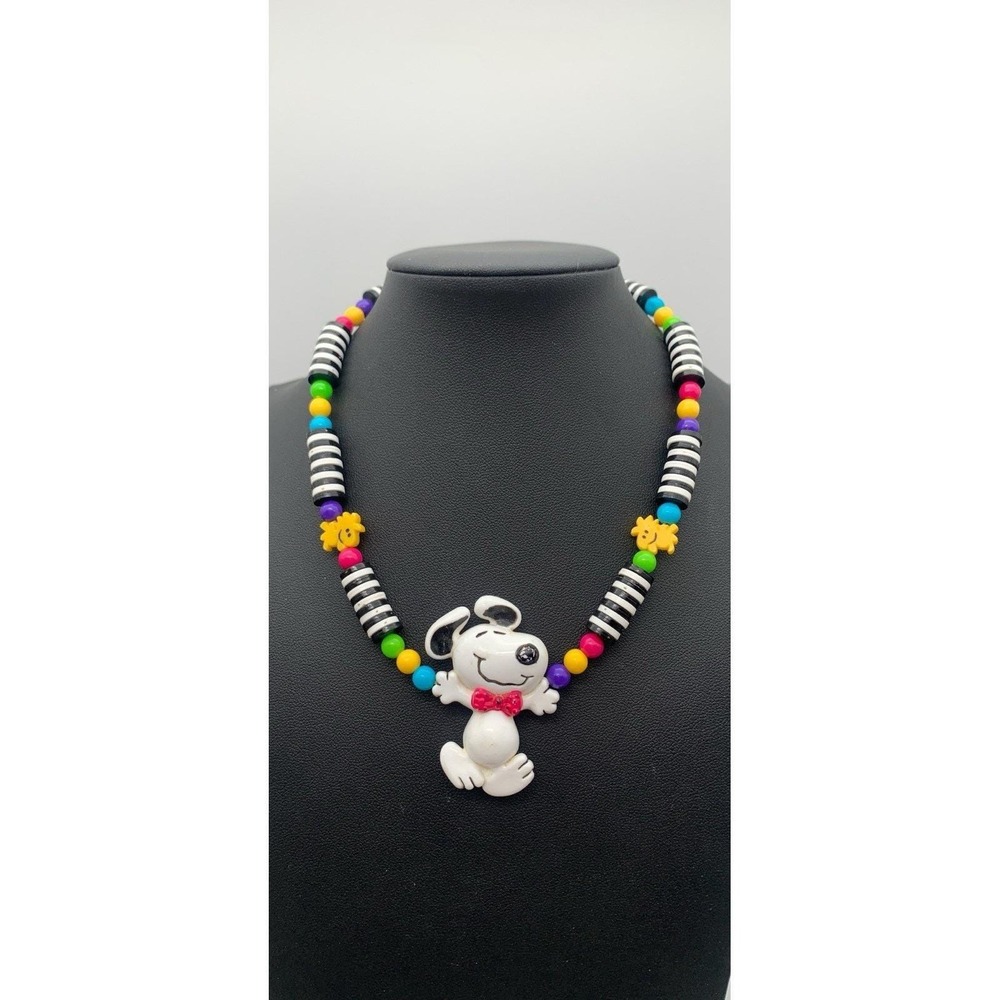 Vintage Peanuts Snoopy And Woodstock Plastic Necklace 12 Inches